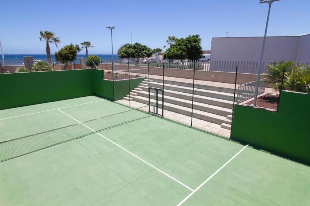 Beachfront Triplex Penthouse With Pool, Rooftop, Sea View El Médano