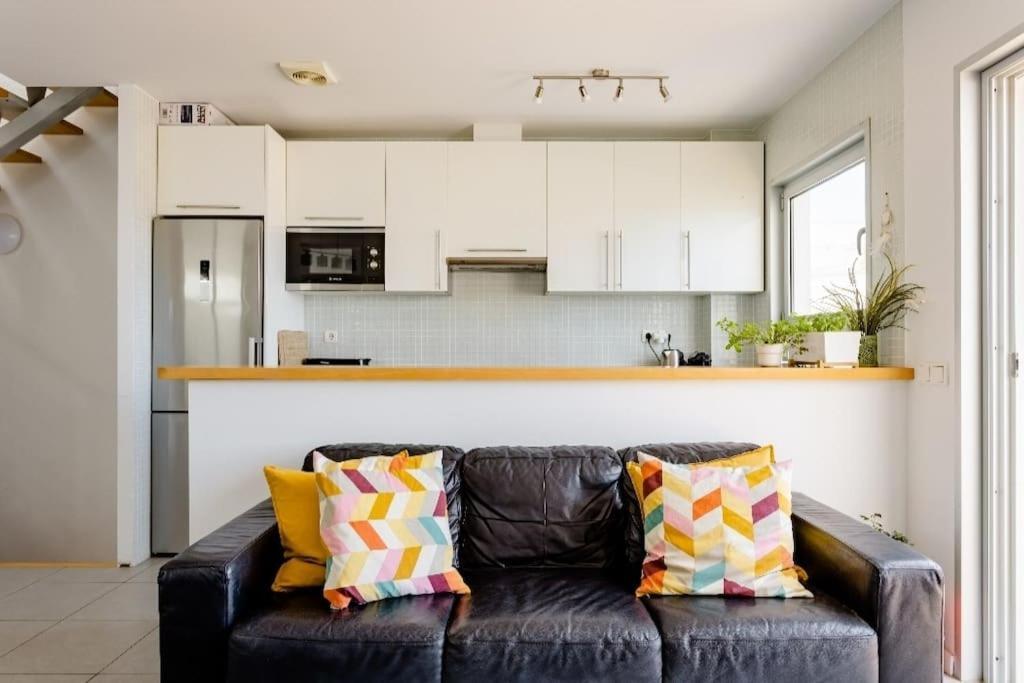 Apartment Beachfront Triplex Penthouse With Pool, Rooftop, Sea View