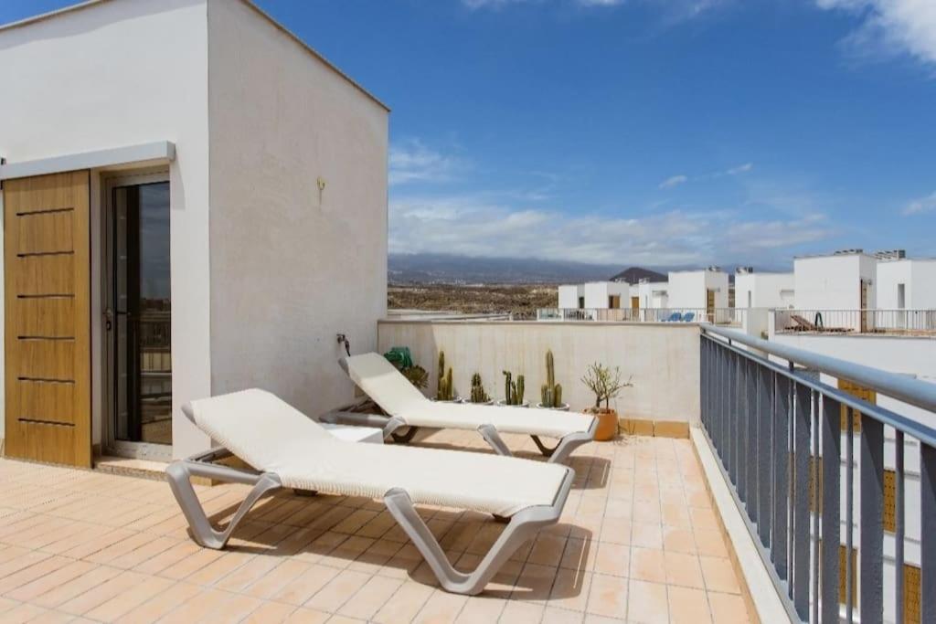 Beachfront Triplex Penthouse With Pool, Rooftop, Sea View *